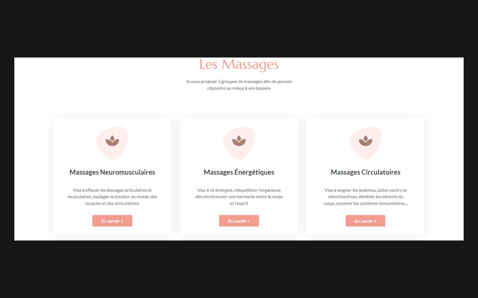 Section « Les Massages » : trois cartes côte à côte, une par famille de massage, chacune avec son pictogramme, son titre, sa description et son bouton « En savoir + ».